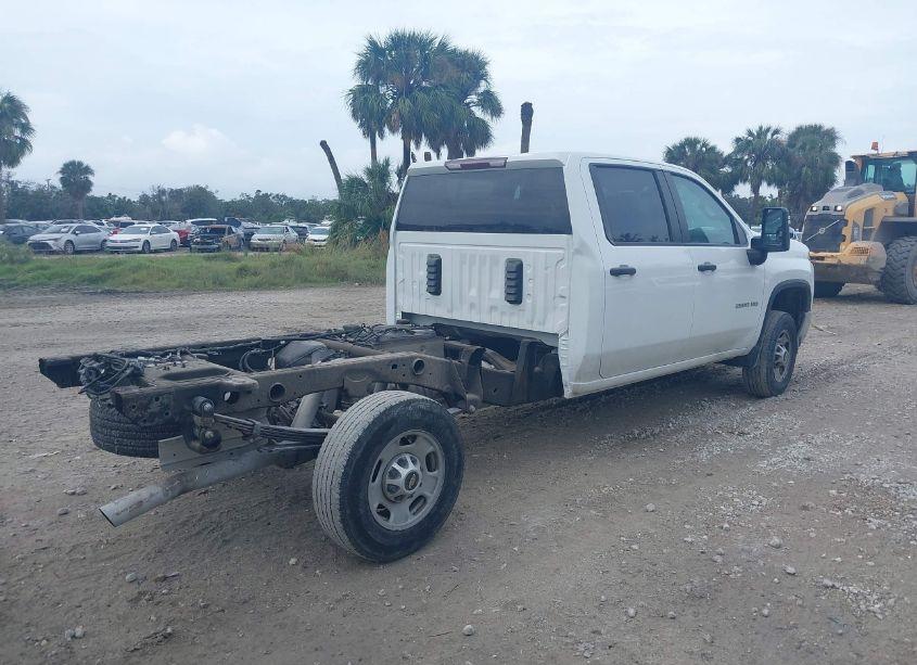 Photo 3 of 2022 Chevrolet Silverado 2500HD (VIN 1GB4YLE70NF257167)