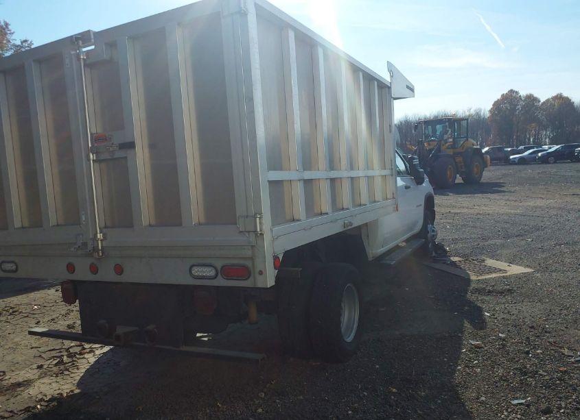 Photo 4 of 2022 Chevrolet Silverado 3500HD CHASSIS WORK TRUCK (VIN 1GB4YSE72NF255821)