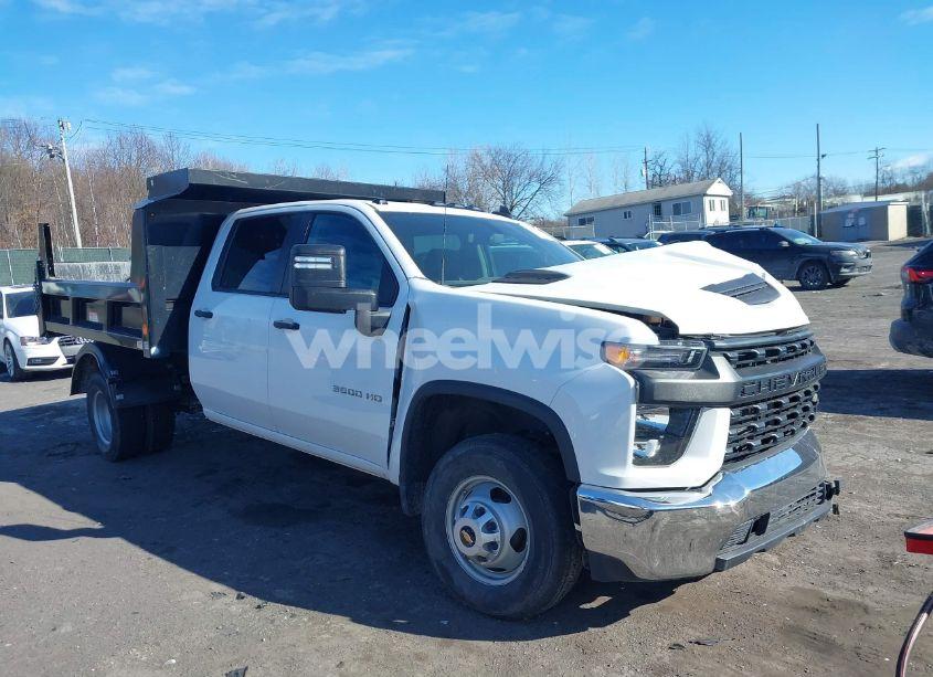 2022 Chevrolet Silverado 3500HD CHASSIS WORK TRUCK (VIN 1GB4YSE72NF330713) main photo