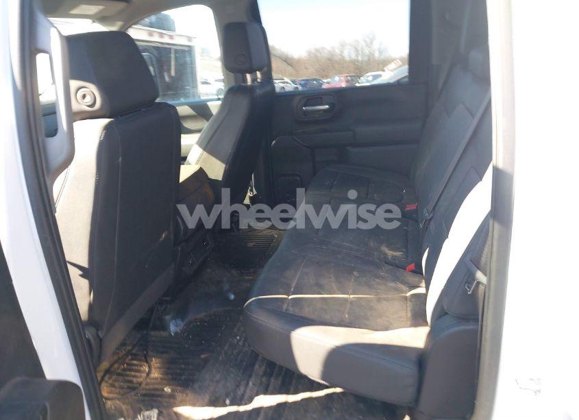 Photo 6 of 2022 Chevrolet Silverado 3500HD CHASSIS WORK TRUCK (VIN 1GB4YSE72NF330713)