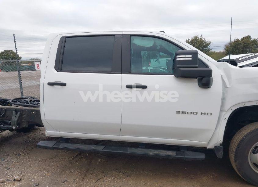 Photo 13 of 2024 Chevrolet Silverado 3500HD CHASSIS WORK TRUCK (VIN 1GB4YSEY2RF372653)