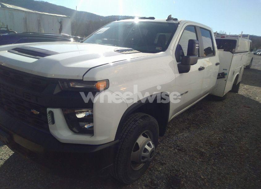 Photo 2 of 2020 Chevrolet Silverado 3500HD CHASSIS WORK TRUCK (VIN 1GB4YSEY3LF337997)