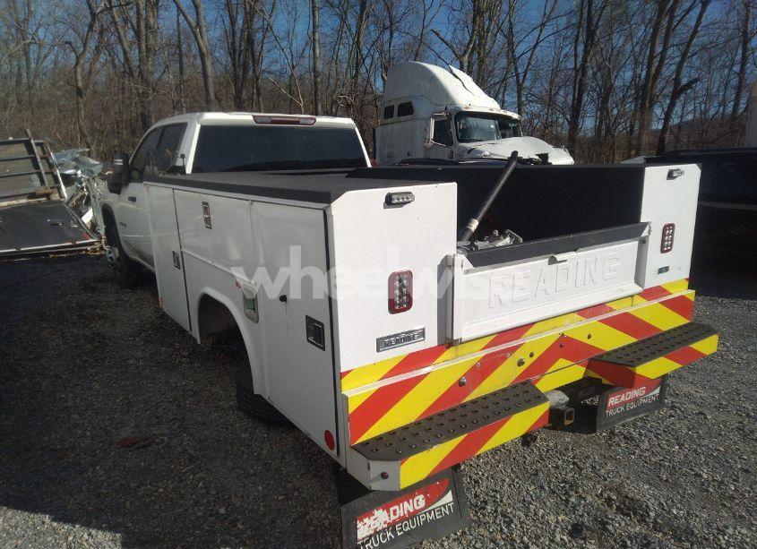Photo 3 of 2020 Chevrolet Silverado 3500HD CHASSIS WORK TRUCK (VIN 1GB4YSEY3LF337997)