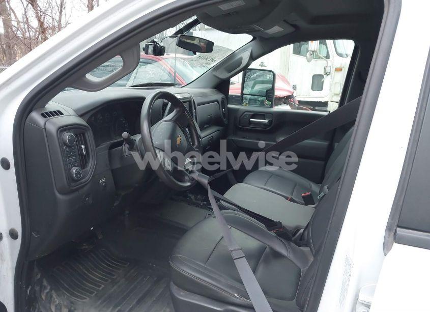 Photo 6 of 2020 Chevrolet Silverado 3500HD CHASSIS WORK TRUCK (VIN 1GB4YSEY3LF337997)