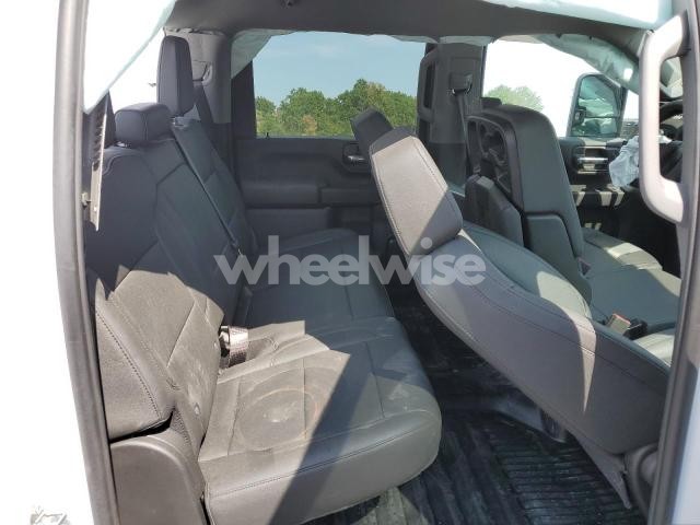 Photo 2 of 2024 CHEVROLET SILVERADO K3500 (VIN 1GB4YSEYXRF442206)
