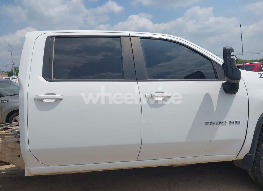 Photo 13 of 2022 Chevrolet Silverado 3500HD CHASSIS LT (VIN 1GB4YTEY0NF112719)