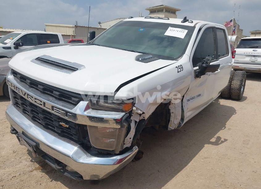 Photo 2 of 2022 Chevrolet Silverado 3500HD CHASSIS LT (VIN 1GB4YTEY0NF112719)