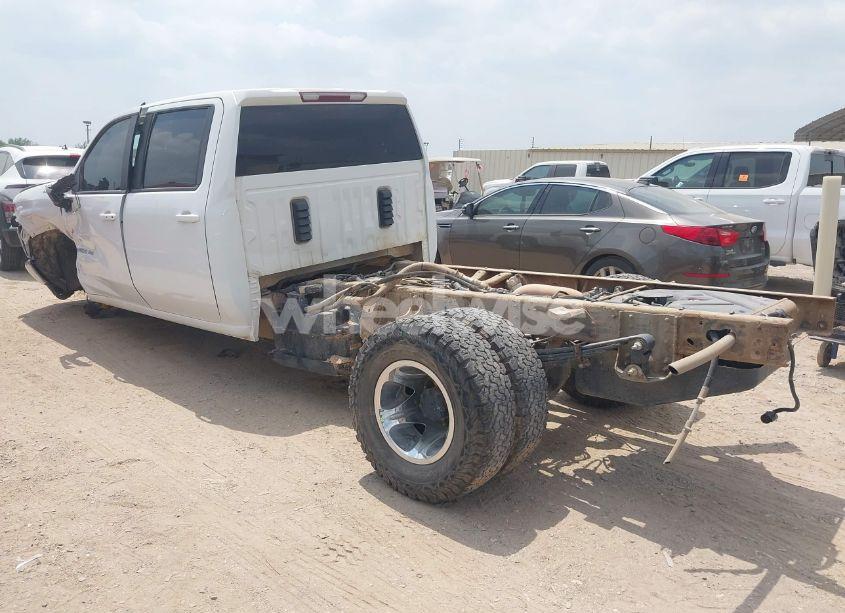 Photo 3 of 2022 Chevrolet Silverado 3500HD CHASSIS LT (VIN 1GB4YTEY0NF112719)