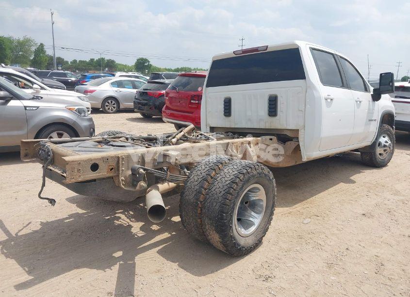 Photo 4 of 2022 Chevrolet Silverado 3500HD CHASSIS LT (VIN 1GB4YTEY0NF112719)