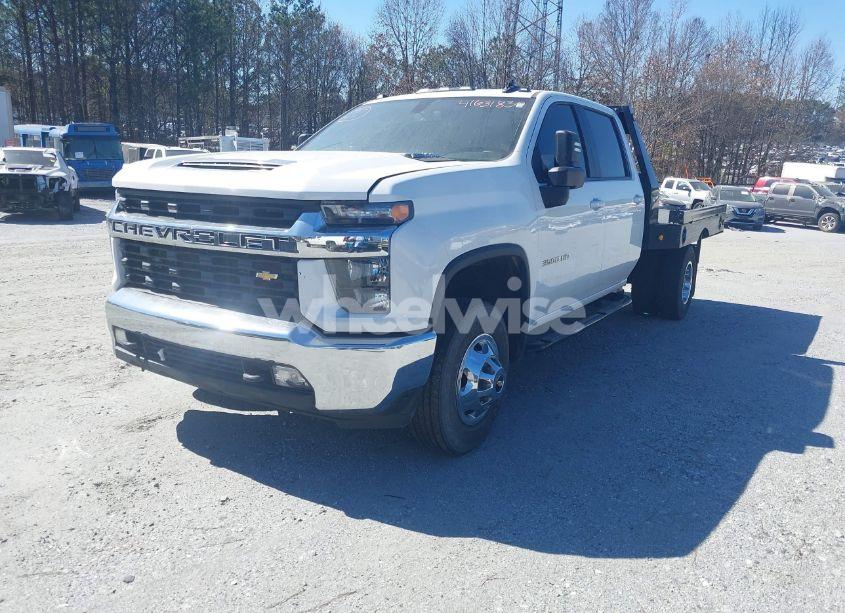 Photo 2 of 2022 Chevrolet Silverado 3500HD CHASSIS LT (VIN 1GB4YTEY6NF276377)