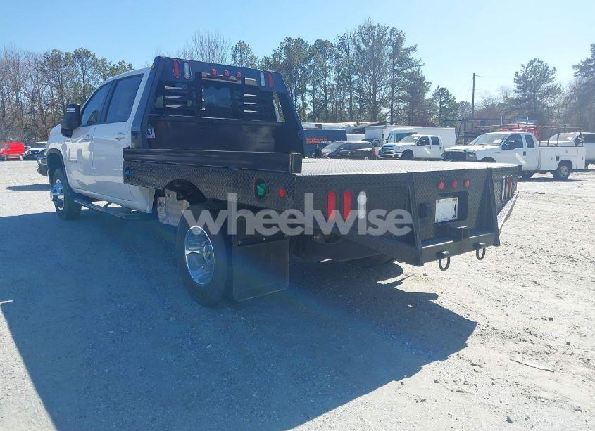 Photo 3 of 2022 Chevrolet Silverado 3500HD CHASSIS LT (VIN 1GB4YTEY6NF276377)