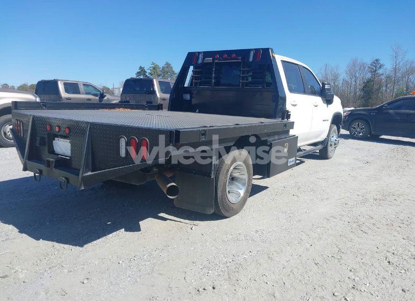 Photo 4 of 2022 Chevrolet Silverado 3500HD CHASSIS LT (VIN 1GB4YTEY6NF276377)