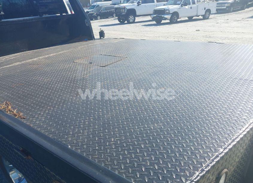 Photo 6 of 2022 Chevrolet Silverado 3500HD CHASSIS LT (VIN 1GB4YTEY6NF276377)
