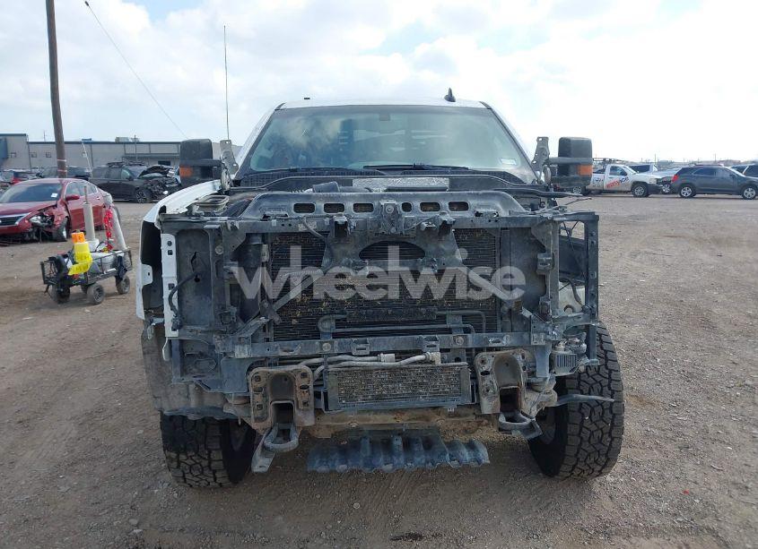 Photo 13 of 2018 Chevrolet Silverado 3500HD WT (VIN 1GB5KYCY7JZ295387)