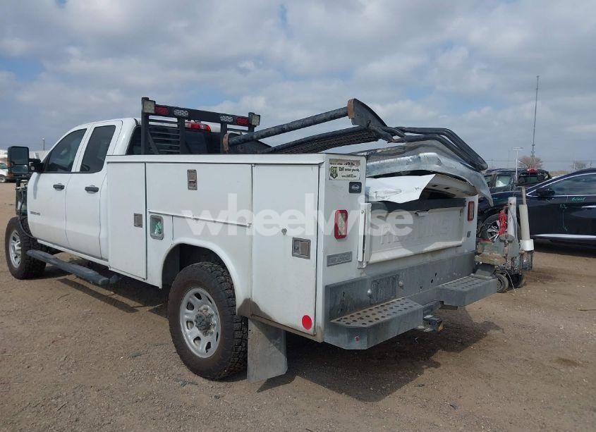 Photo 3 of 2018 Chevrolet Silverado 3500HD WT (VIN 1GB5KYCY7JZ295387)