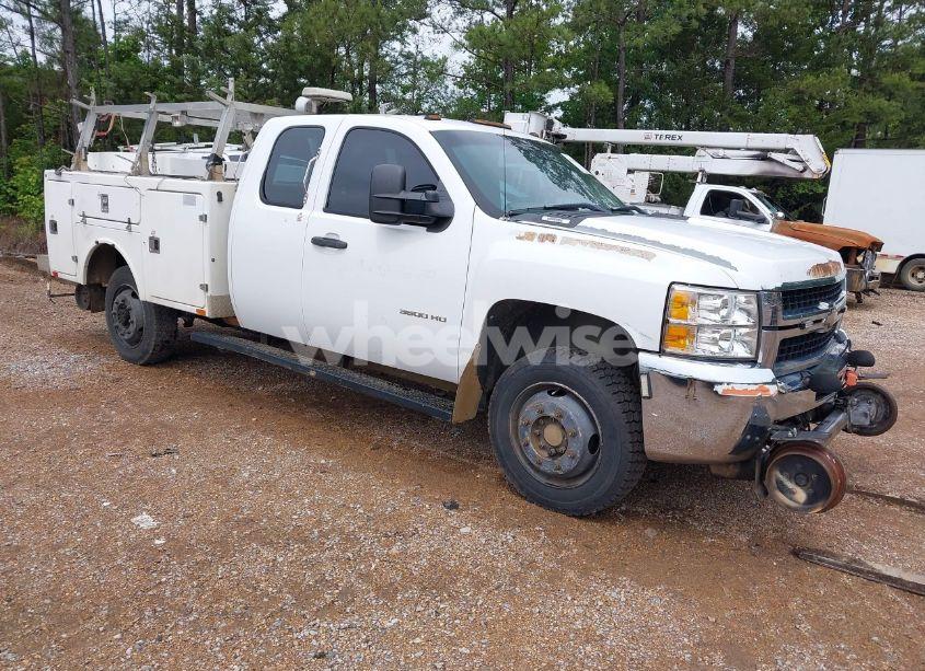 2010 Chevrolet Silverado 3500HD WORK TRUCK (VIN 1GB5KZBK7AZ252039) main photo