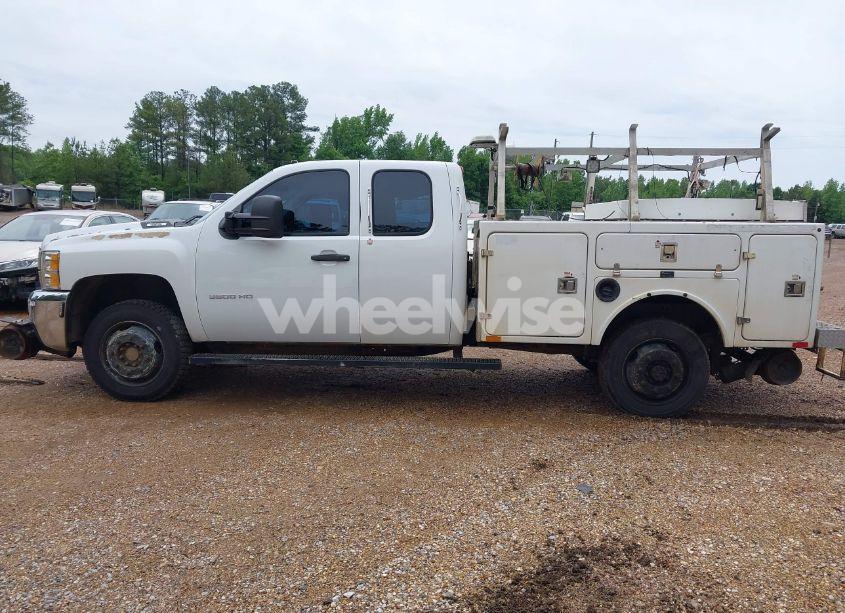 Photo 14 of 2010 Chevrolet Silverado 3500HD WORK TRUCK (VIN 1GB5KZBK7AZ252039)