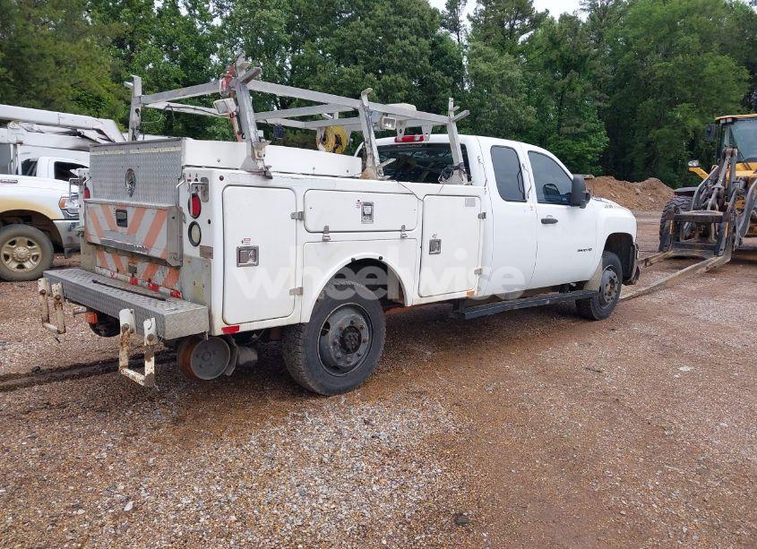 Photo 4 of 2010 Chevrolet Silverado 3500HD WORK TRUCK (VIN 1GB5KZBK7AZ252039)