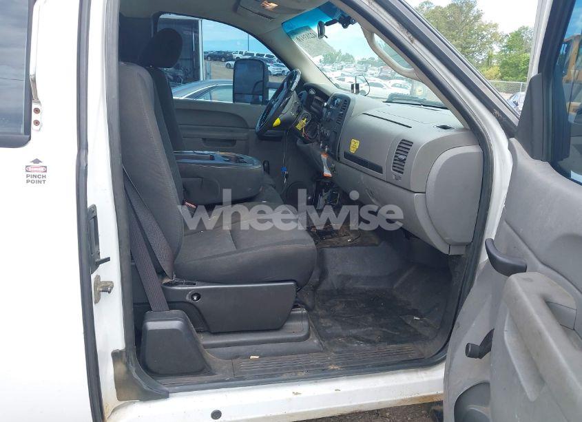 Photo 5 of 2010 Chevrolet Silverado 3500HD WORK TRUCK (VIN 1GB5KZBK7AZ252039)