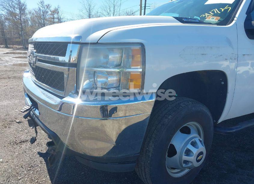 Photo 11 of 2011 Chevrolet Silverado 3500HD WORK TRUCK (VIN 1GB5KZCG5BZ365435)