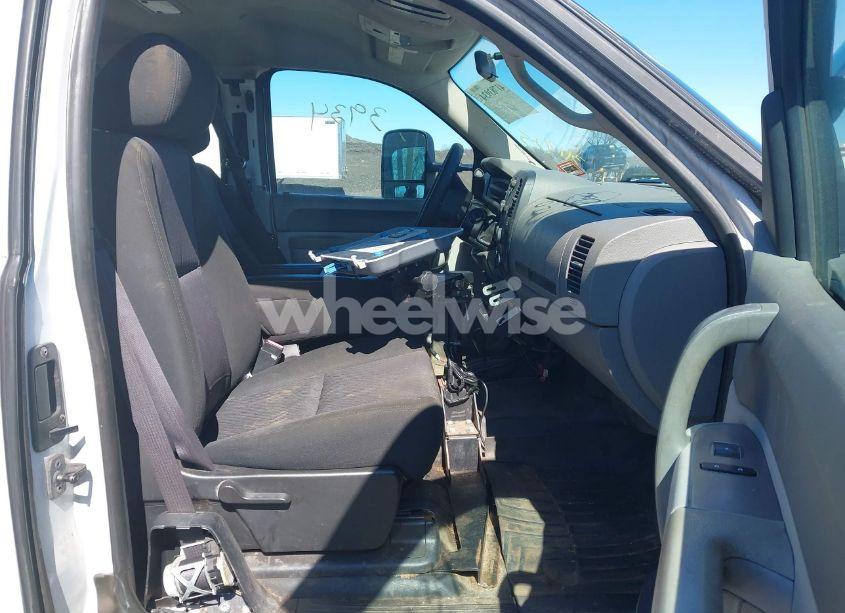 Photo 12 of 2011 Chevrolet Silverado 3500HD WORK TRUCK (VIN 1GB5KZCG5BZ365435)