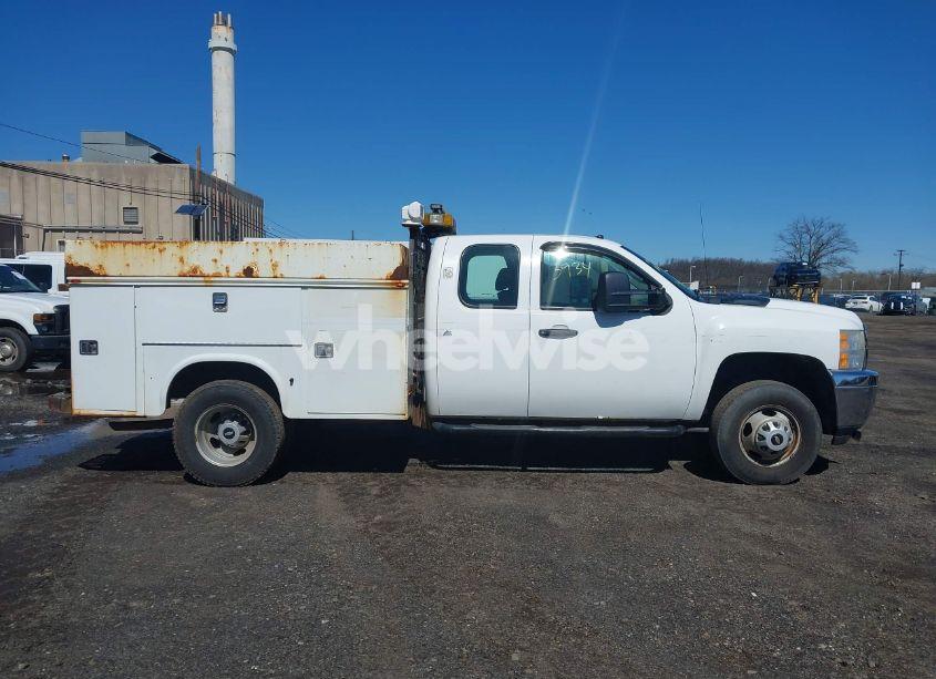 Photo 16 of 2011 Chevrolet Silverado 3500HD WORK TRUCK (VIN 1GB5KZCG5BZ365435)