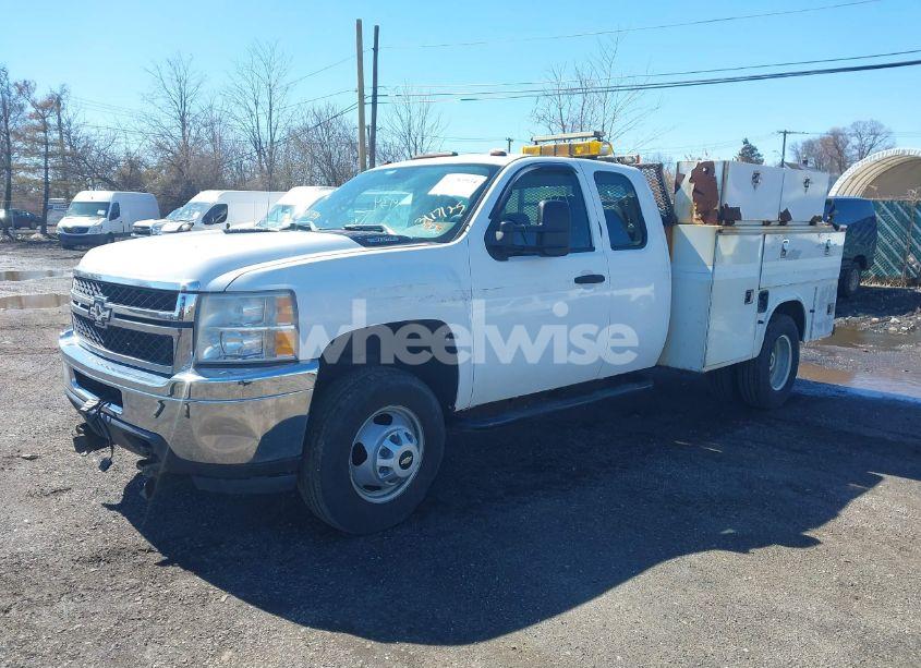 Photo 2 of 2011 Chevrolet Silverado 3500HD WORK TRUCK (VIN 1GB5KZCG5BZ365435)