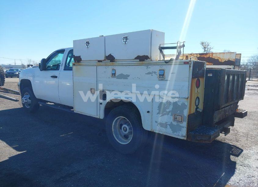 Photo 3 of 2011 Chevrolet Silverado 3500HD WORK TRUCK (VIN 1GB5KZCG5BZ365435)