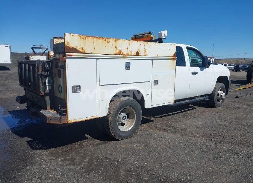 Photo 4 of 2011 Chevrolet Silverado 3500HD WORK TRUCK (VIN 1GB5KZCG5BZ365435)