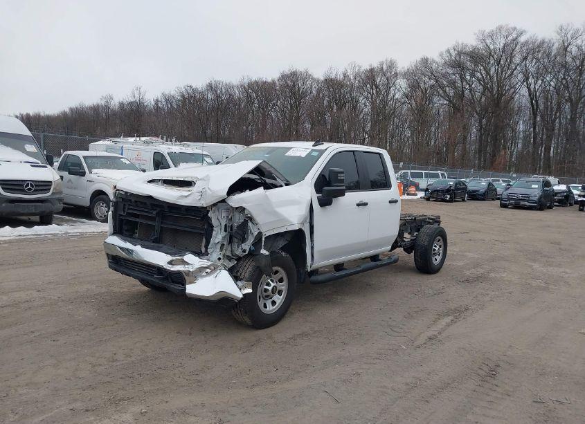 Photo 2 of 2022 Chevrolet Silverado 3500HD 2WD DOUBLE CAB LONG BED WT (VIN 1GB5WRE74NF270338)