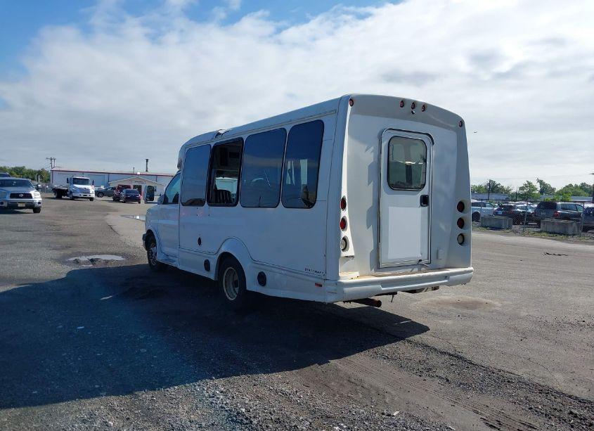 Photo 3 of 2010 Chevrolet Express CUTAWAY WORK VAN (VIN 1GB6G2BG6A1124642)