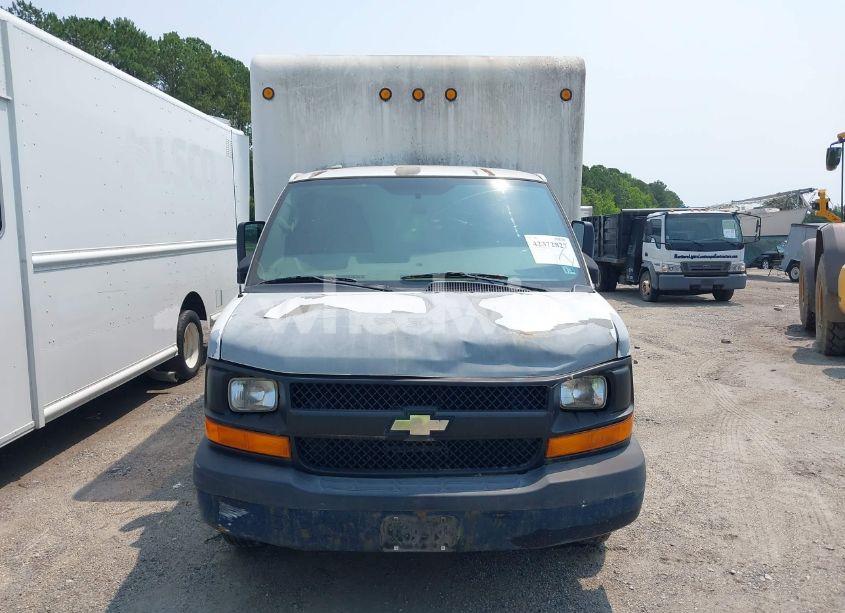 Photo 12 of 2010 Chevrolet Express CUTAWAY WORK VAN (VIN 1GB6G3BG7A1134862)