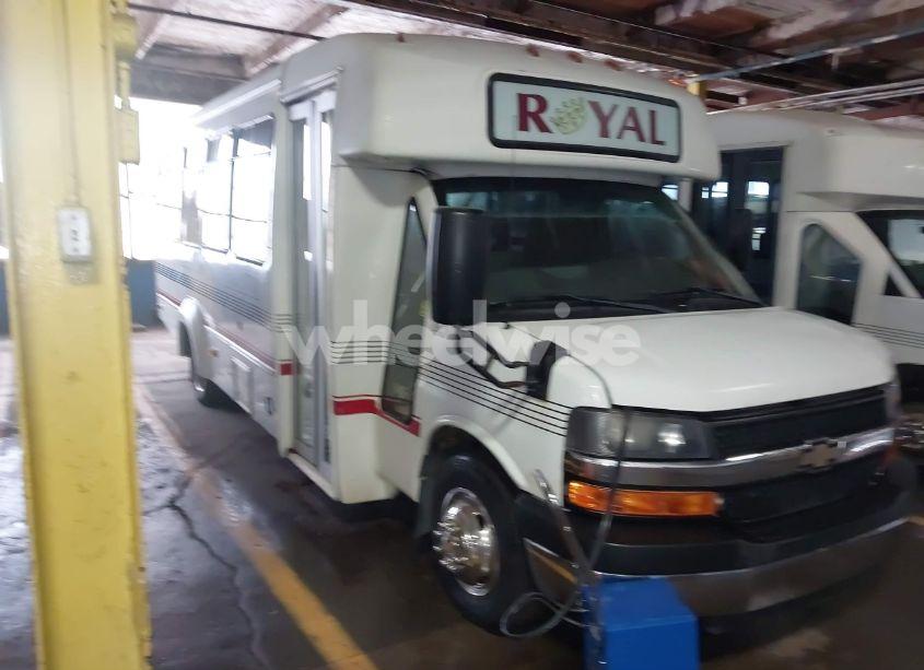 2014 Chevrolet Express CUTAWAY 4500 (VIN 1GB6G5BG6E1139682) main photo