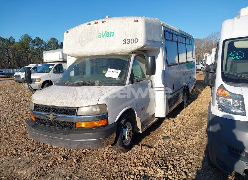 Photo 2 of 2013 Chevrolet Express CUTAWAY 4500 DIESEL (VIN 1GB6G5BL6D1179191)