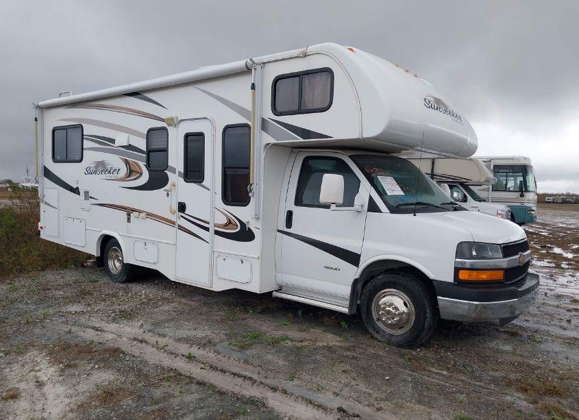 2014 Chevrolet Express CUTAWAY 4500 (VIN 1GB6G5CG1E1132220) main photo