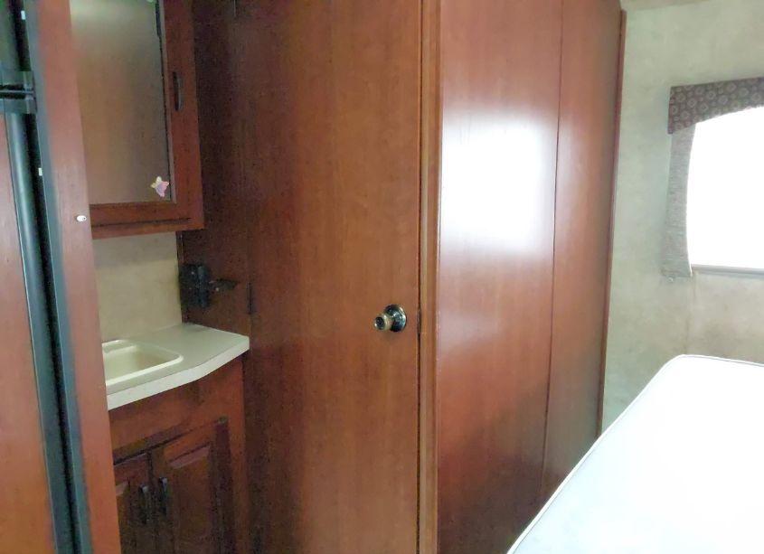 Photo 15 of 2014 Chevrolet Express CUTAWAY 4500 (VIN 1GB6G5CG9E1167801)