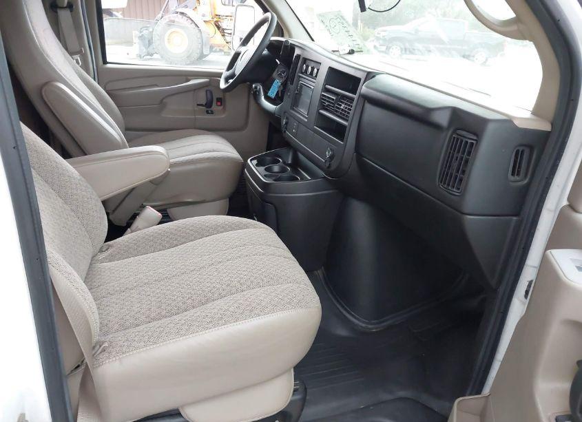 Photo 5 of 2014 Chevrolet Express CUTAWAY 4500 (VIN 1GB6G5CG9E1167801)