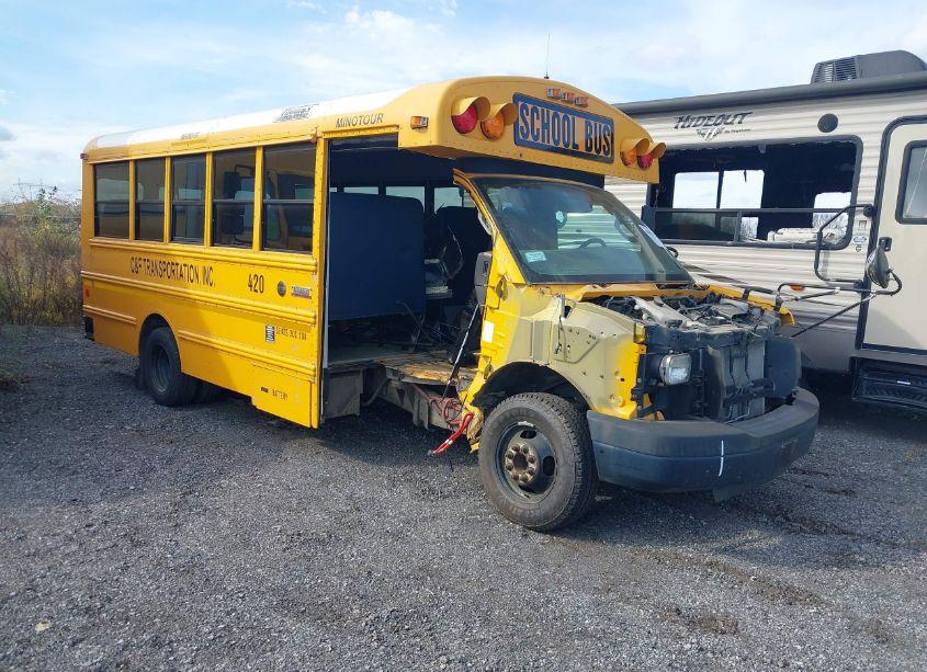 2017 Chevrolet Express CUTAWAY 4500 (VIN 1GB6GUBG7G1194879) main photo