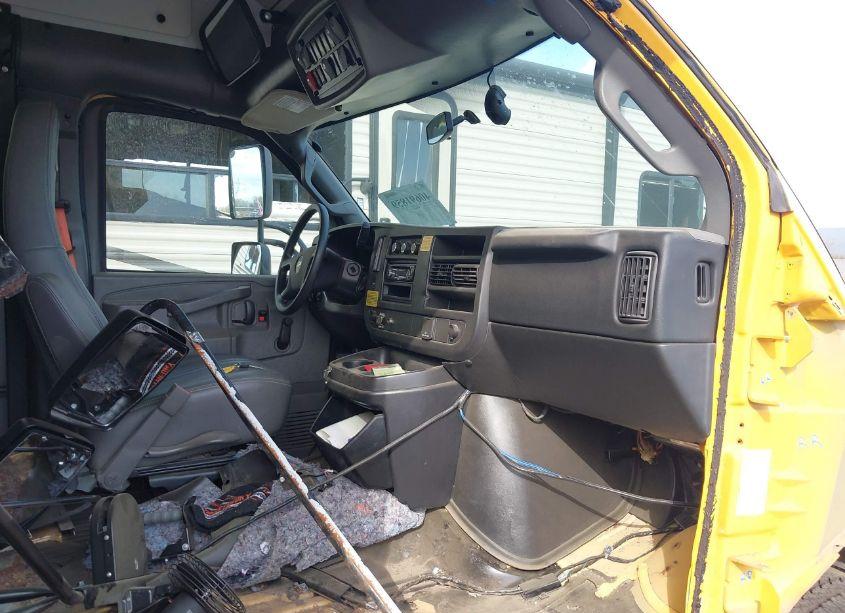 Photo 7 of 2017 Chevrolet Express CUTAWAY 4500 (VIN 1GB6GUBG7G1194879)