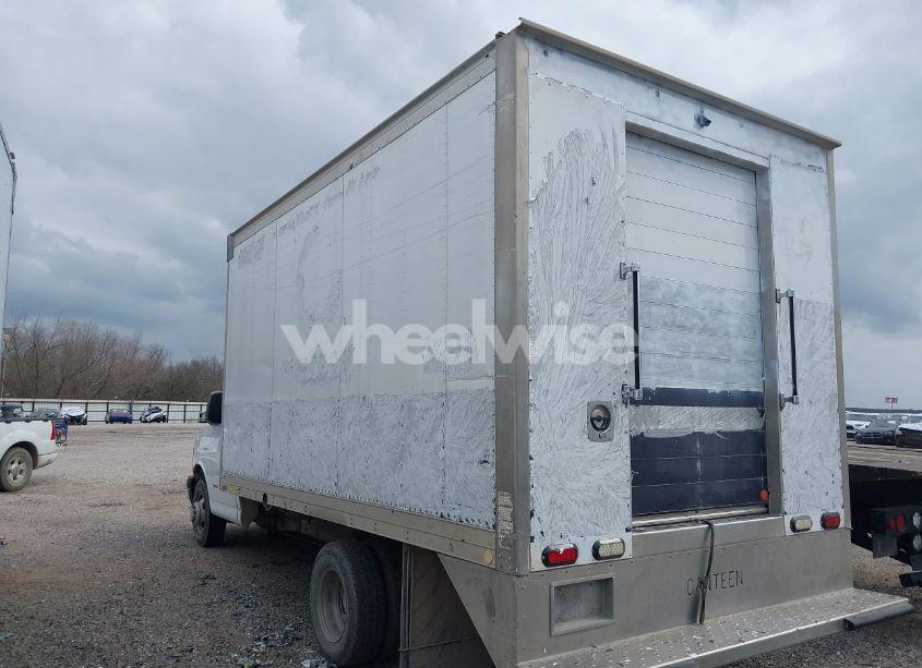 Photo 3 of 2016 Chevrolet Express CUTAWAY 4500 (VIN 1GB6GUCG1G1122493)