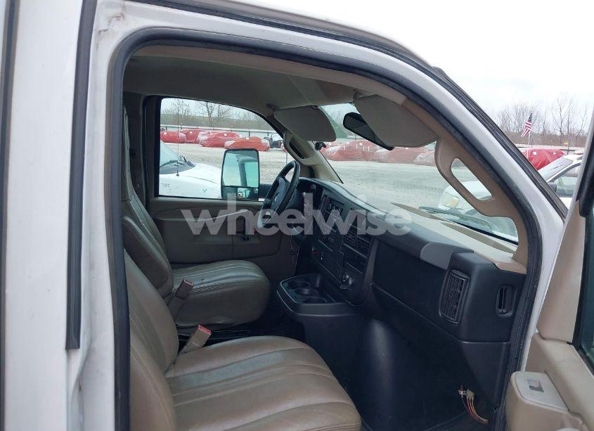 Photo 7 of 2016 Chevrolet Express CUTAWAY 4500 (VIN 1GB6GUCG1G1122493)