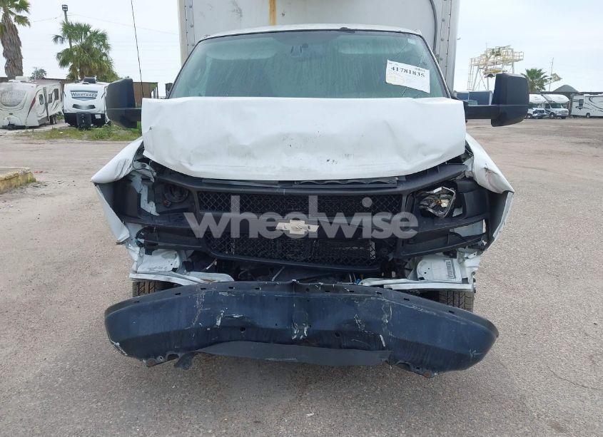 Photo 10 of 2016 Chevrolet Express CUTAWAY 4500 (VIN 1GB6GUCGXG1151457)