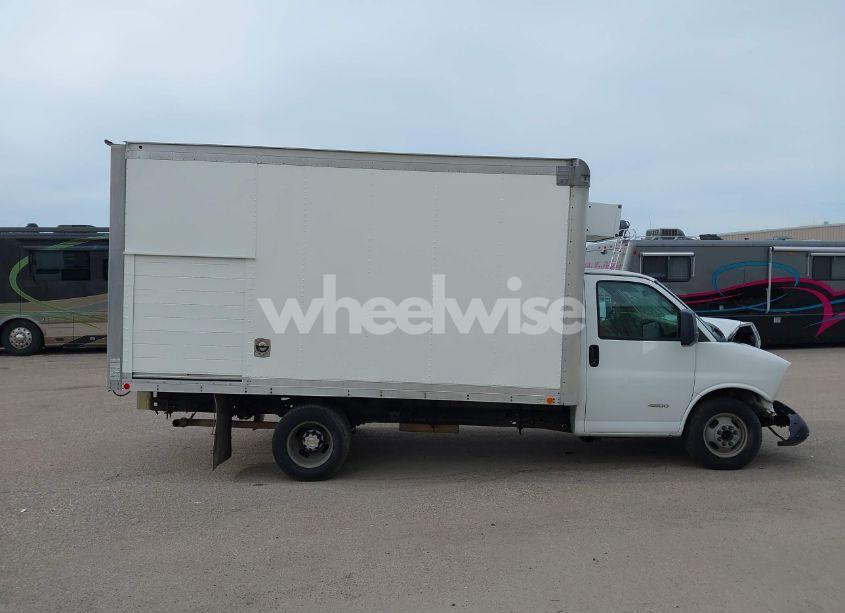 Photo 15 of 2016 Chevrolet Express CUTAWAY 4500 (VIN 1GB6GUCGXG1151457)