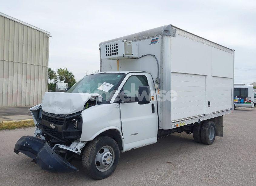 Photo 2 of 2016 Chevrolet Express CUTAWAY 4500 (VIN 1GB6GUCGXG1151457)