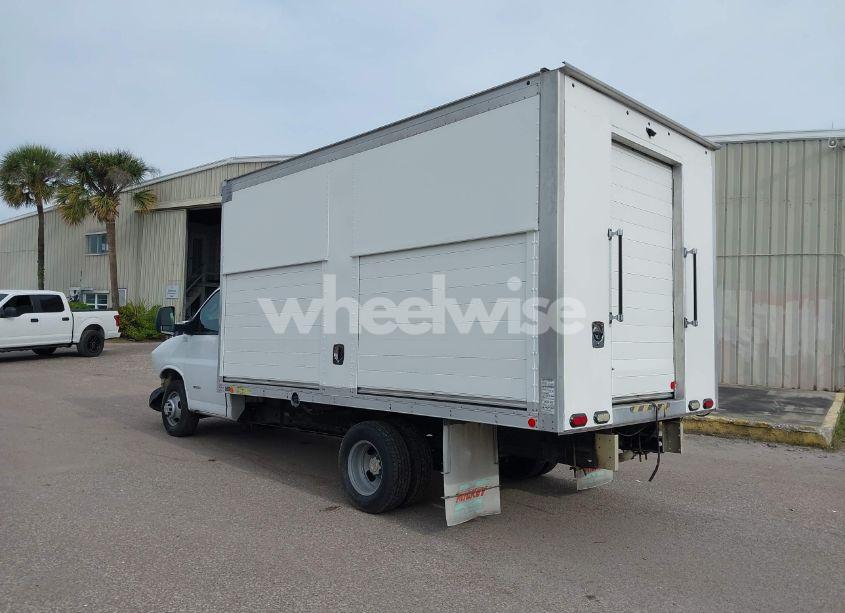 Photo 3 of 2016 Chevrolet Express CUTAWAY 4500 (VIN 1GB6GUCGXG1151457)