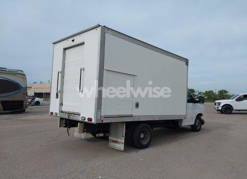 Photo 4 of 2016 Chevrolet Express CUTAWAY 4500 (VIN 1GB6GUCGXG1151457)