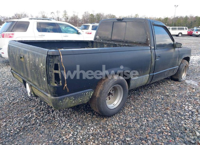 Photo 4 of 1992 Chevrolet Gmt-400 C1500 (VIN 1GBDC14K6NZ182322)