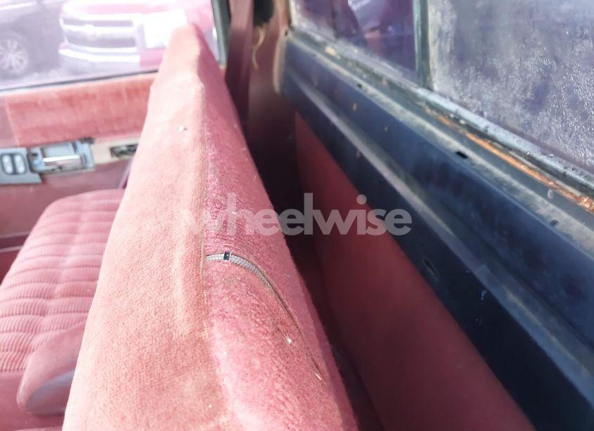 Photo 5 of 1992 Chevrolet Gmt-400 C1500 (VIN 1GBDC14K6NZ182322)