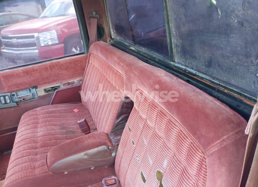 Photo 8 of 1992 Chevrolet Gmt-400 C1500 (VIN 1GBDC14K6NZ182322)