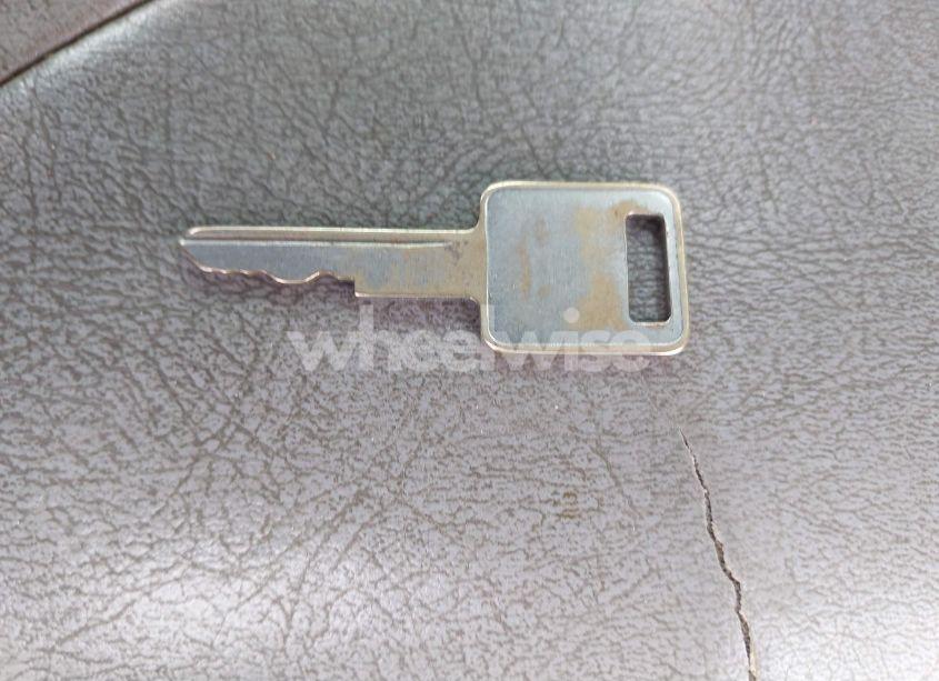 Photo 11 of 1994 Chevrolet Gmt-400 C1500 (VIN 1GBDC14KXRZ118595)